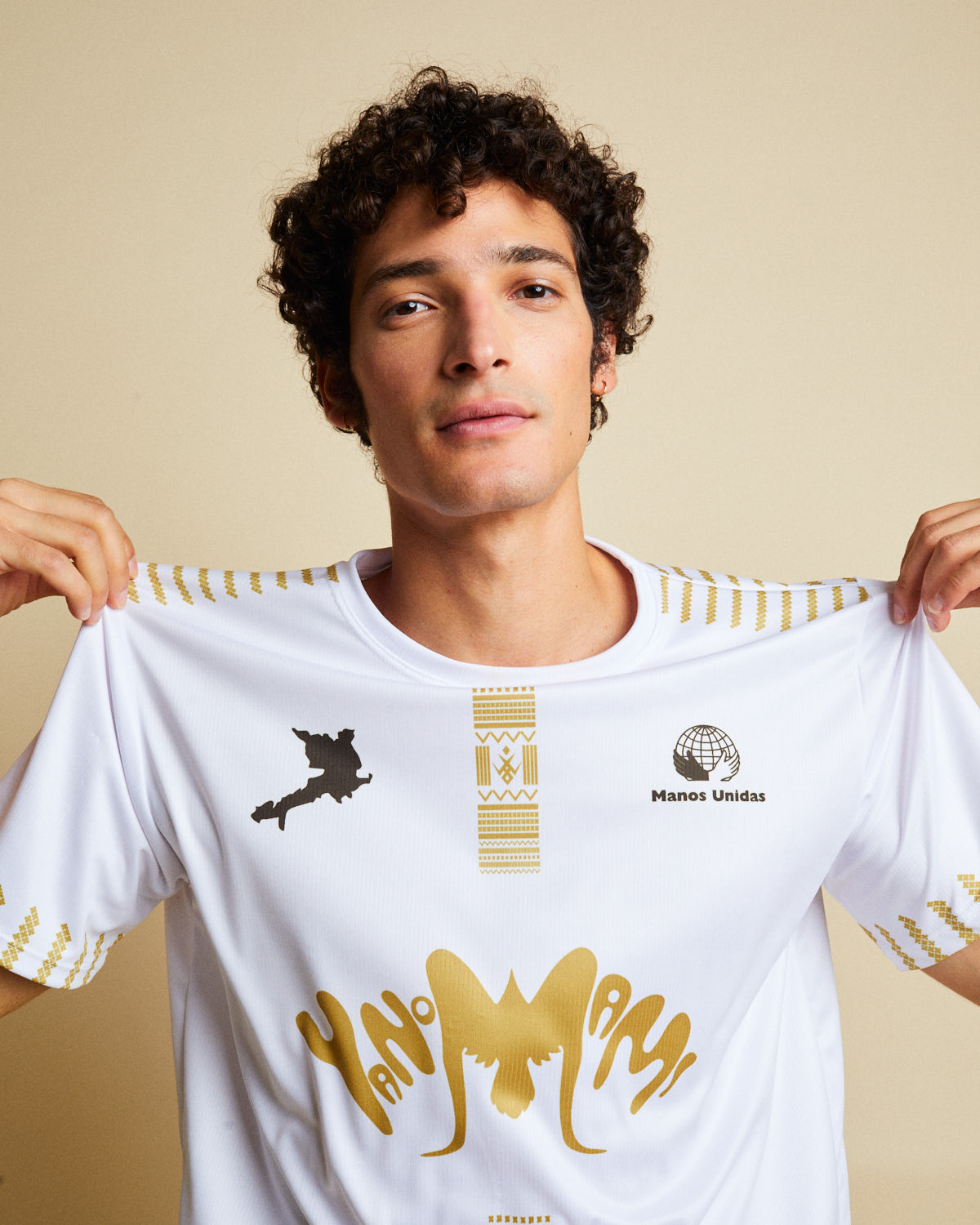 Yanomami T-shirt Modelo